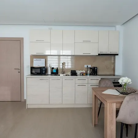 Kolonja * アランジェロヴァツ